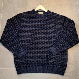 Vintage Munsingwear Men's Navy, Tan, Maroon and Cream Sweater Size Large